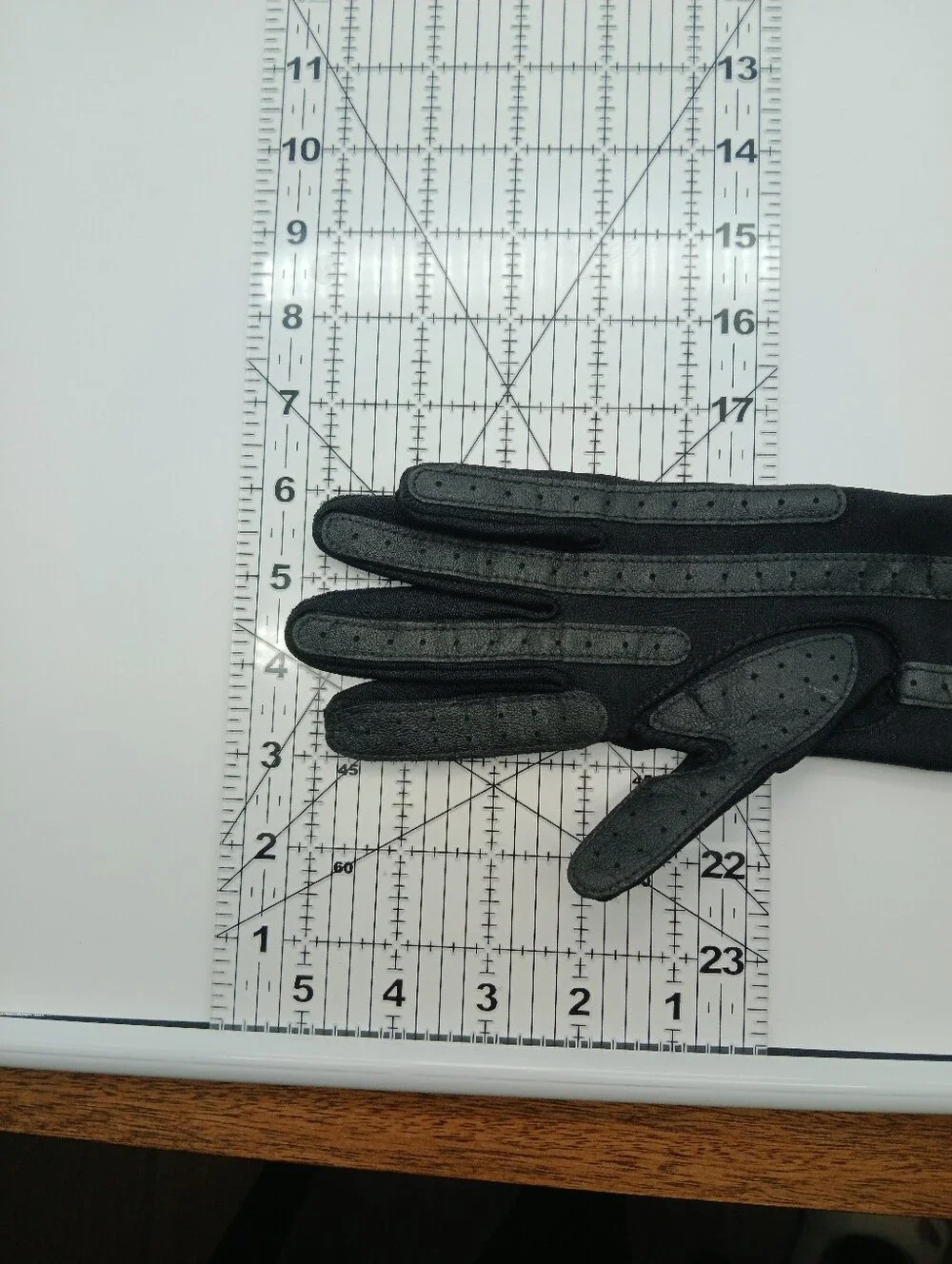 Isotoner Black Stretch Grip Riding/driving Gloves (Left Glove Only)